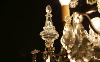 Lampadario in bronzo e pendenti in cristallo XIX secolo