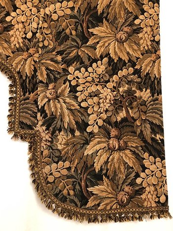Large valance, wool tapestry with foliage decoration end of XIXth century