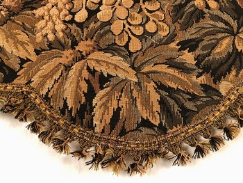 Large valance, wool tapestry with foliage decoration end of XIXth century