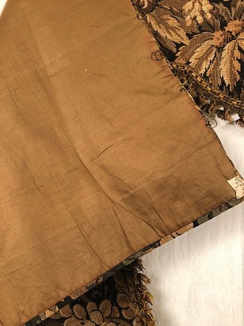 Large valance, wool tapestry with foliage decoration end of XIXth century