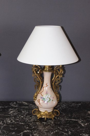 Pair of Napoleon III lamps in opaline and gilt bronze