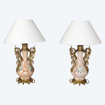 Paire de lampes Napoléon III en opaline et bronze doré 