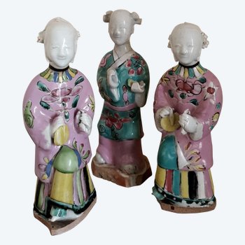 Trois figurines en porcelaine chinoise de la fin du 18ème siècle