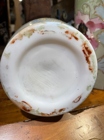 Paire de vases opaline émaillée 