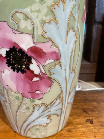 Paire de vases opaline émaillée 