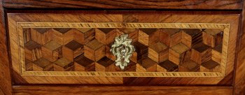 Petit Chiffonnier en Marqueterie de bois précieux, époque Napoléon III – Milieu XIXe