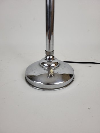 Art-Deco-Lampe aus verchromtem Metall aus den 1930er Jahren