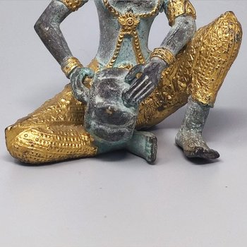 1940 Superba statua decorativa orientale. Divinità tailandese.