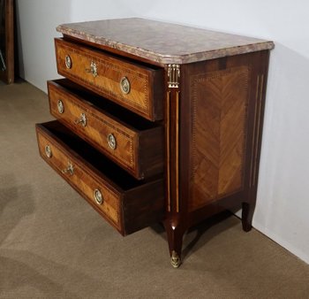Petite Commode en Marqueterie de Bois Précieux, estampillée C-M. Magnien, époque Louis XVI – XVIIIe