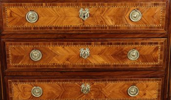 Petite Commode en Marqueterie de Bois Précieux, estampillée C-M. Magnien, époque Louis XVI – XVIIIe