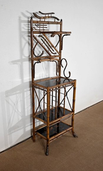 Petite étagère en Bambou et Paire de Consoles d’applique à décor asiatique – 1920