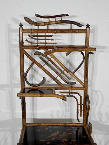 Petite étagère en Bambou et Paire de Consoles d’applique à décor asiatique – 1920