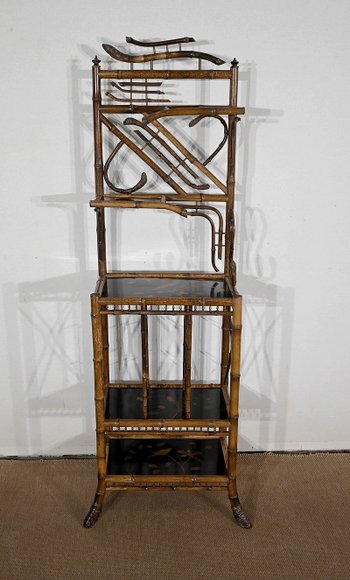 Petite étagère en Bambou et Paire de Consoles d’applique à décor asiatique – 1920