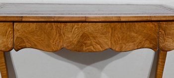 Table Bureau en Noyer, style Louis XV – Milieu XIXe