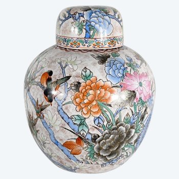 Important Lidded Pot, China - Early 20th century