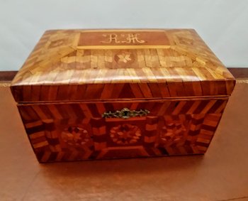 Trench box