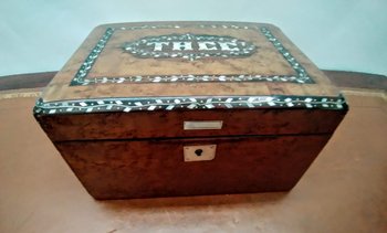Boîte à thé, tea caddy