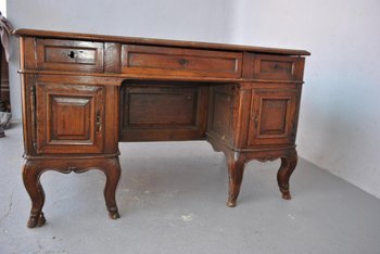 Bureau Forme Mazarin Louis XV En Noyer d'époque XVIIIème