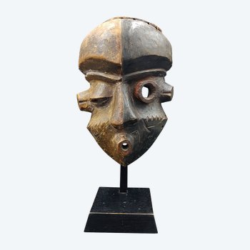 Masque de maladie ou de déformation, Pende, R.D.C.