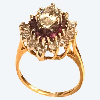 Marquise-Ring aus Gold , Rubin , und Circumiumoxid
