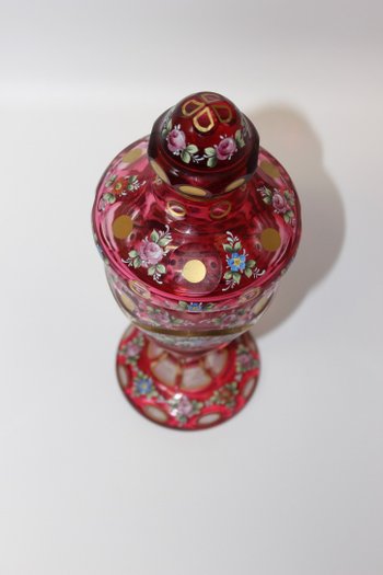 Scatola per caramelle in cristallo con decorazione dipinta 1880 ca.