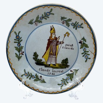 Assiette en faience de Nevers faience patronymique Saint Claude