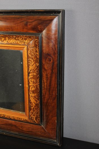 Specchio Luigi XIII in noce e intarsio di legno chiaro XVII