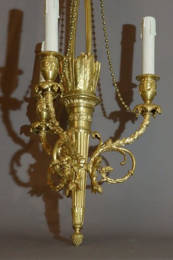 Small Louis XVI chandelier End of XIXth century Beginning of XXth century