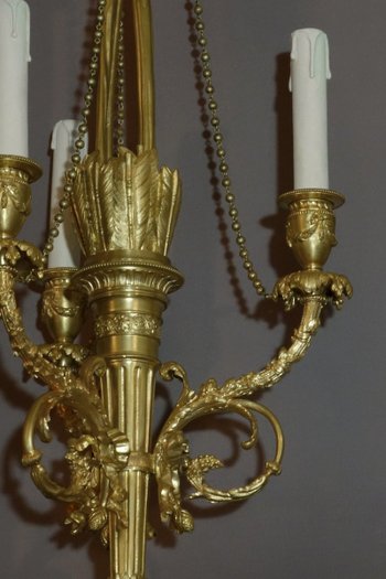 Small Louis XVI chandelier End of XIXth century Beginning of XXth century