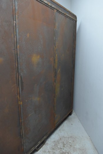 Enorme armadio industriale in metallo degli anni '50