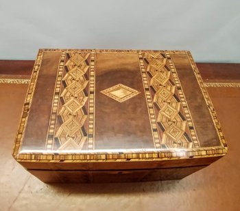 Jewelry box