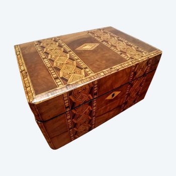 Jewelry box