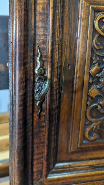 Two Shrunken Louis XIII Bodies In Walnut Ep XVIIIth