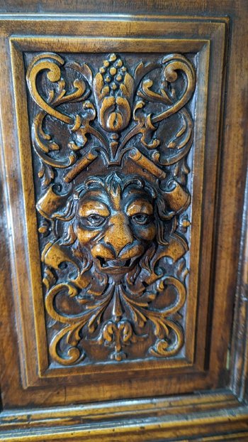 Two Shrunken Louis XIII Bodies In Walnut Ep XVIIIth