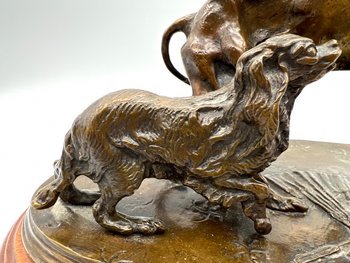 Tierbronzestatue Windhundhund und König Charles mit Fächer von Pierre-Jules Mène 19