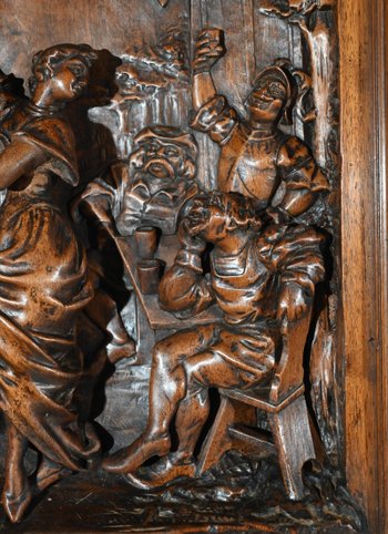Tableau Sculpté en Noyer Massif – Fin XIXe