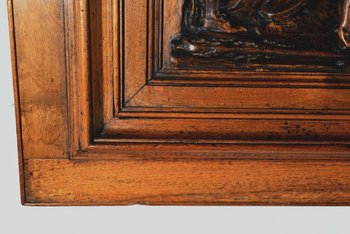 Tableau Sculpté en Noyer Massif – Fin XIXe