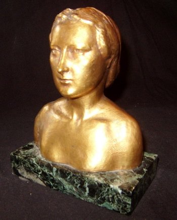 Busto di giovane donna, firmato Bourceret