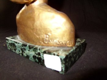 Busto di giovane donna, firmato Bourceret