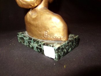 Busto di giovane donna, firmato Bourceret