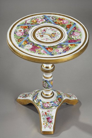 Table guéridon en Porcelaine "Allégorie de la musique", XIXe siècle