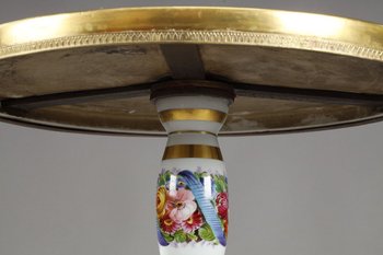 Table guéridon en Porcelaine "Allégorie de la musique", XIXe siècle