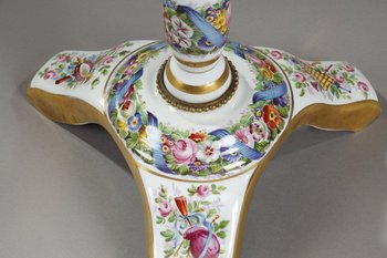 Table guéridon en Porcelaine "Allégorie de la musique", XIXe siècle
