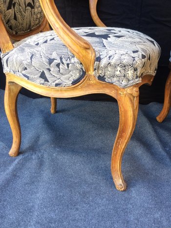 Deux fauteuils Louis XV d'époque XVIII°