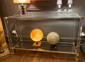console en plexiglass