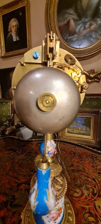Sèvres-Porzellanuhr, vergoldete Bronzemontierung von Napoleon III