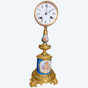 Orologio in Porcellana di Sèvres, Montatura Napoleone III in Bronzo Dorato