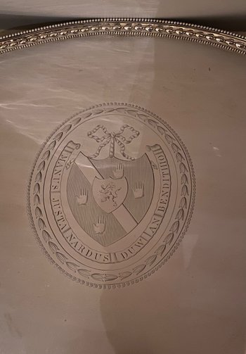 VASSOIO IN ARGENTO MASSICCIO XVII