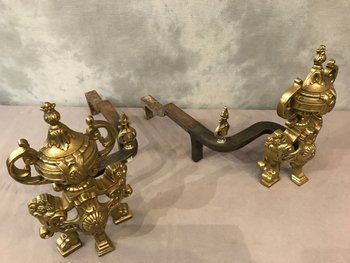 Ketten aus polierter Bronze aus dem 19.