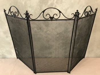 Pare Feu De Cheminée Ancien En Fer Noirci D’époque 19ème